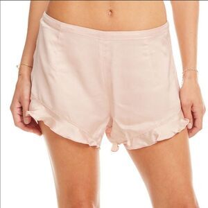 ✨HP✨CHASER SILKY RUFFLE HEM SHORTS✨